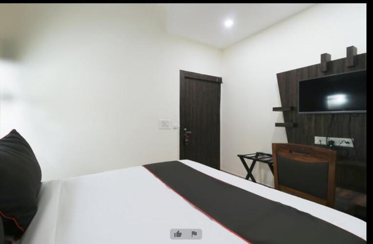 Hotel Ur Prayagraj Exterior photo